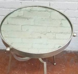 lot 18 image: Stylish Contemporary Accent Side Table