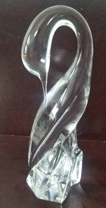 lot 13 image: Signed Daum Art Glass Crane Bird  made in France