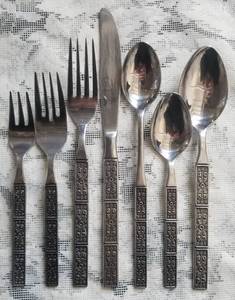 lot 111 image: MCM Orleans Stainless Flatware Service  51 Pieces
