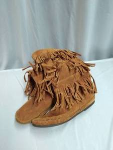 Minnetonka Moccasin 3-Layer Fringe Boot
