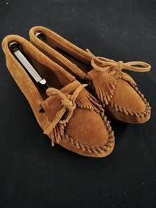Minnetonka Moccasin Kilty Hard sole Shoes