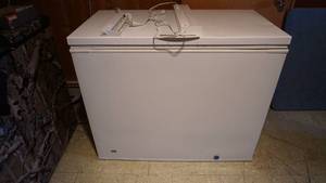 lot 3 image: Frigidaire Heavy Duty Commercial Freezer