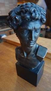 lot 49 image: A 12 Tall Head & Neck Mannequin