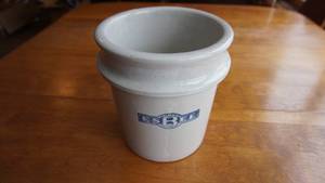 lot 60 image: Vintage ESBEE Guaranteed One Gallon Crock--Stoneware For Ice Cream Scoops