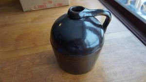 lot 61 image: Redwing Stoneware Co. Shoulder Sipping Jug