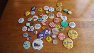 lot 78 image: Miscellaneous Metal Collectors Buttons