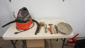 lot 152 image: Craftsman WetDry Shop Vac--Wooden Mallot--Three Garden Trawls---Hammer---Hand Garden Rake---Guardian Service Container--- Pliers---Stone Chisel