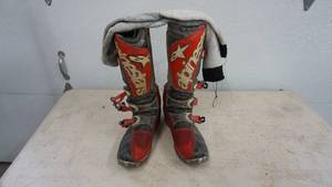 lot 139 image: A Pair Of Alpinestar Motorcross Boots & A Pair Of Wool Socks