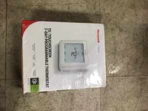 Honeywell Home T5 7-Day Programmable Thermostat with Touchscreen Display