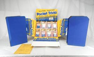 lot 66 image: Vintage 1989 Hoyle Pocket Trivia Display Case With 48 Trivia Games