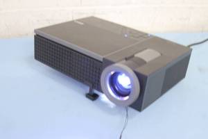 lot 27 image: Dell 1610HD 3500-Lumen Native WXGA 3D Capable HD DLP Projector