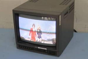 lot 39 image: JVC TM-1400SU 14 Commercial CRT Analog Color BVM  PVM Video Monitor