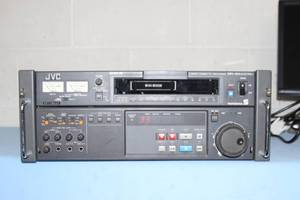 lot 42 image: JVC Professional Video BR-S622DXU S-VHS Recorder  Edit Feeder with Time Based Corrector DNR & TC