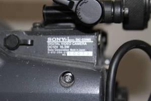 lot 74 image: Sony Professional Digital Widescreen Broadcast Video Camera System - DXC-D30WS with CA-537 Adapter & Canon Lens