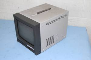 lot 81 image: JVC TM-910SU Professional Broadcast Retro Gaming Color Video Monitor - Parts  Repair