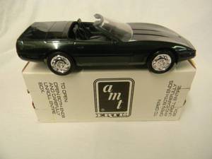 NEW IN BOX - AMTERTL 125 Scale 1994 CHEVROLET CORVETTE CONVERTIBLE (POLO GREEN MET.) Promo Car Model - GREAT PIECE - SEE PICTURES