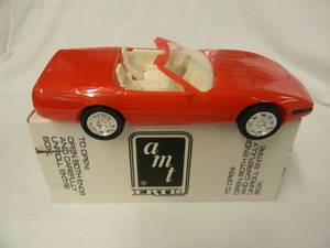 NEW IN BOX - AMTERTL 125 Scale SPECIAL EDITION 1992 CHEVROLET CORVETTE CONVERTIBLE (BRIGHT REDWHITE INTERIOR) Promo Car Model - GREAT PIECE - SEE PICTURES