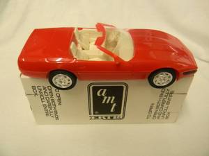 NEW IN BOX - AMTERTL 125 Scale SPECIAL EDITION 1992 CHEVROLET CORVETTE CONVERTIBLE (BRIGHT REDWHITE INTERIOR) Promo Car Model - GREAT PIECE - SEE PICTURES