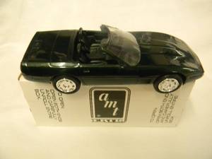 NEW IN BOX - AMTERTL 125 Scale 1994 CHEVROLET CORVETTE CONVERTIBLE (POLO GREEN MET.) Promo Car Model - GREAT PIECE - SEE PICTURES