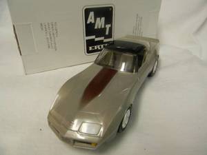 NEW IN BOX - AMTERTL 125 Scale COLLECTORS EDITION 1982 CHEVROLET CORVETTE (SILVER) Promo Car Model - GREAT PIECE - SEE PICTURES