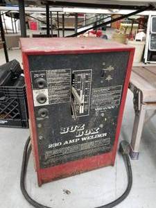 lot 311 image: Century Buzz Box 230 Amp Welder