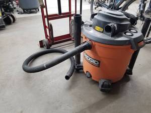 lot 318 image: Ridgid 16-Gallon Shop Vacuum
