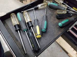 lot 327 image: Lot of (14) Torx Drivers