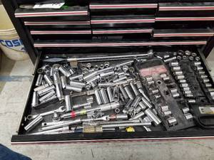 lot 331 image: Lot of  Sockets