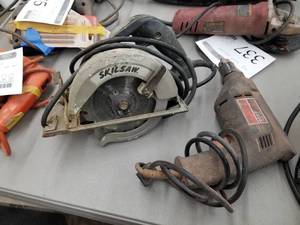lot 336 image: Lot of (2) Skil Power Tools - 5-12 Circular Saw HD5510, 38 Drill 6225