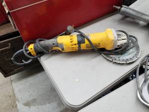 lot 348 image: DeWalt DWE43116 6 Angle Grinder