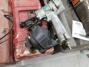 lot 353 image: Hitachi NV45AB 1-34 Air Coil Nailer, Plastic Case