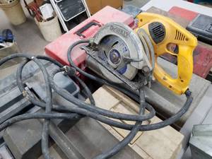 lot 355 image: DeWalt DW37 7-14 Framing Saw