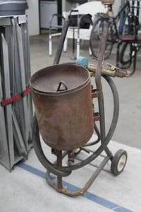 lot 389 image: Sand Blaster on wheels