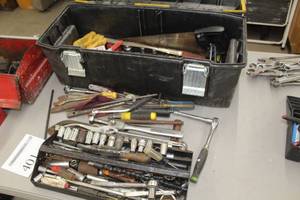 lot 401 image: 28 Plastic Tool Box, Sockets, Ratchets, Screwdrivers, Extensions, Drill Bits, Wrenches, Snips, Misc. Hand Tools