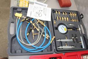 lot 406 image: Pittsburgh Master Fuel Injection Pressure Kit, Plastic Case