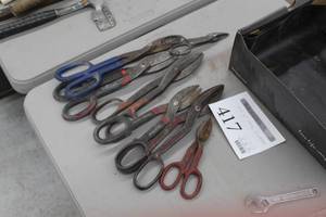 lot 417 image: Lot of (7) Metal Snips