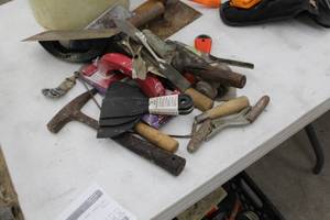 lot 429 image: Masonry Tools, Plastic Bucket