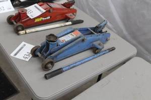 lot 434 image: MVP Pro-Lift F-365 2-Ton Hydraulic Floor Jack