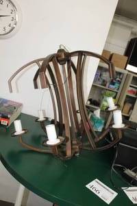 lot 466 image: 28 Chandelier 6-Light