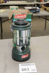 lot 483 image: Coleman Twin Tube Large Tube Fluorescent Camp Lantern (in original box)