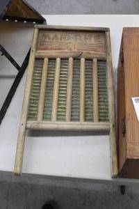 lot 499 image: Vintage Columbus Washboard Co Maid-Rite Wood Washboard