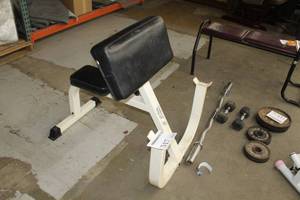 lot 517 image: SST Fitness Weightlifting Curling Station