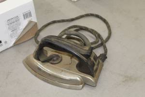 lot 513 image: Vintage Westinghouse Iron, Electric