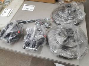 lot 539 image: 63156 5-lug Front Disc Brake Kit (New)