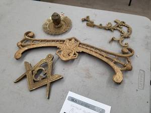 lot 578 image: Lot of (5) Vintage Home Dcor