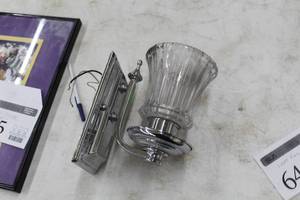 lot 644 image: Hard Wire Wall Mount Light Fixture