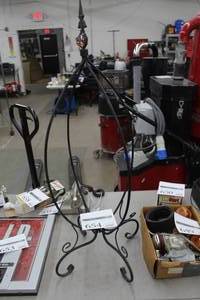 lot 654 image: Metal Stand