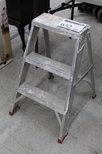 lot 652 image: 2 Aluminum Step Ladder