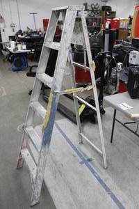 lot 662 image: 6 Aluminum Step Ladder