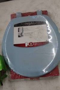 lot 665 image: Mayfair Enameled Wood Round Toilet Seat (New In Package )